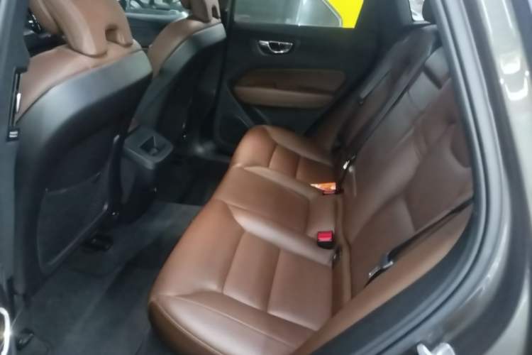 Used Volvo XC60 2019 T5 4x4 Smart Edition China VI Standard Left Rear Seat
