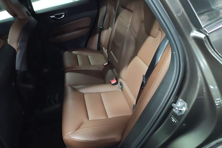 Used Volvo XC60 2019 T5 4x4 Zhiya Luxury Edition China VI Standard Left Rear Seat