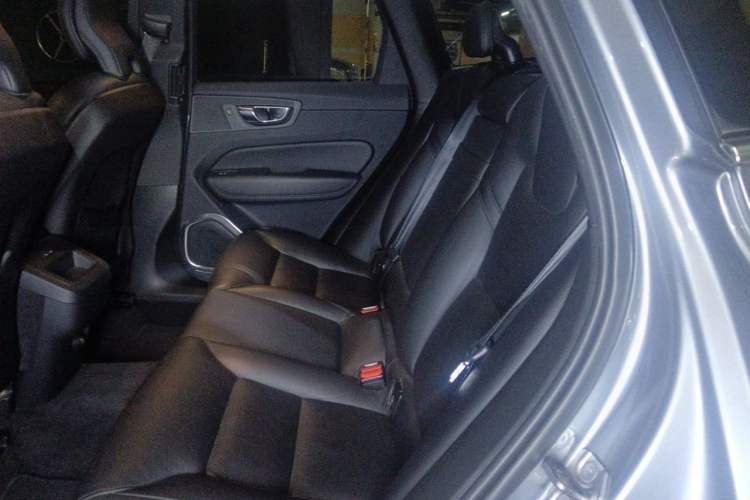 Used Volvo XC60 2019 T5 4x4 Smart Edition China V Standard Left Rear Seat
