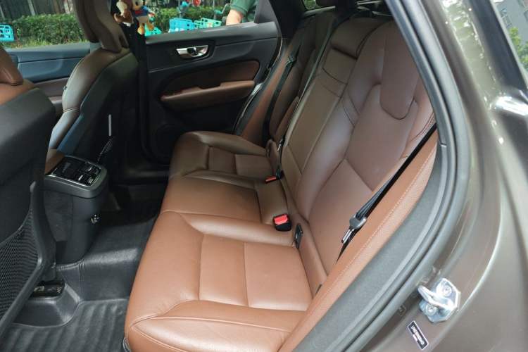 Used Volvo XC60 2019 T5 4x4 Zhiya Luxury Edition China V Standard Left Rear Seat