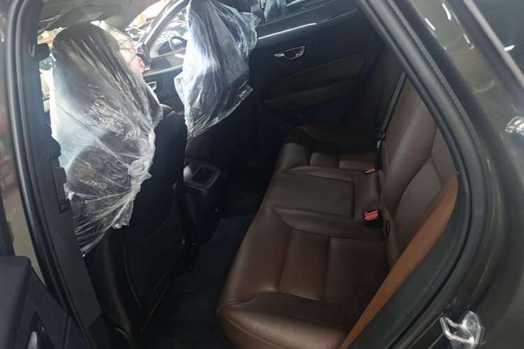 Used Volvo XC60 2019 T5 4x4 Smart Edition China V Standard Left Rear Seat