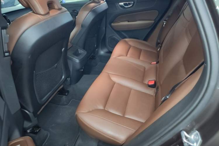 Used Volvo XC60 2019 T5 4x4 Zhiyuan Edition China VI Standard Left Rear Seat