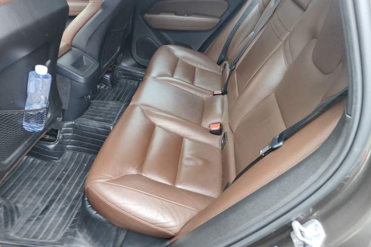 Used Volvo XC60 2019 T5 4x4 Smart Edition China VI Standard Left Rear Seat