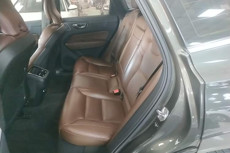 Used Volvo XC60 2019 T5 4x4 Zhiya Luxury Edition China VI Standard Left Rear Seat