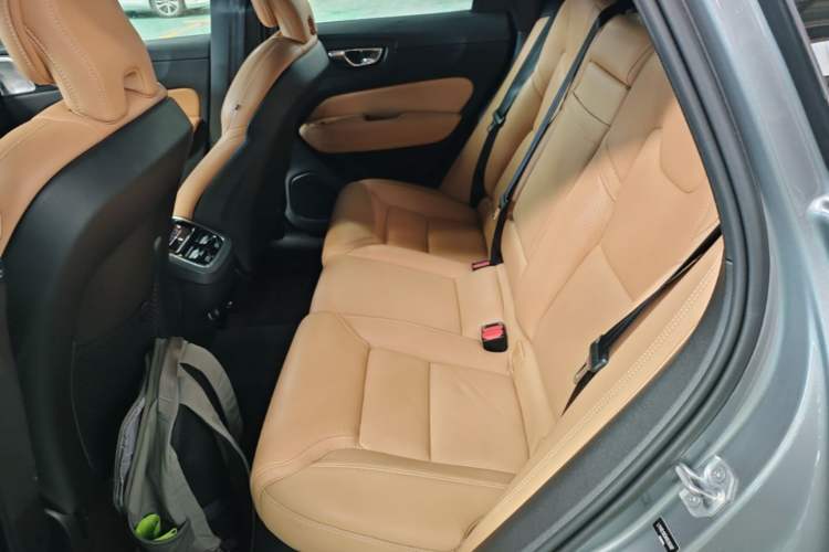 Used Volvo XC60 2019 T5 4x4 Zhiya Luxury Edition China VI Standard Left Rear Seat