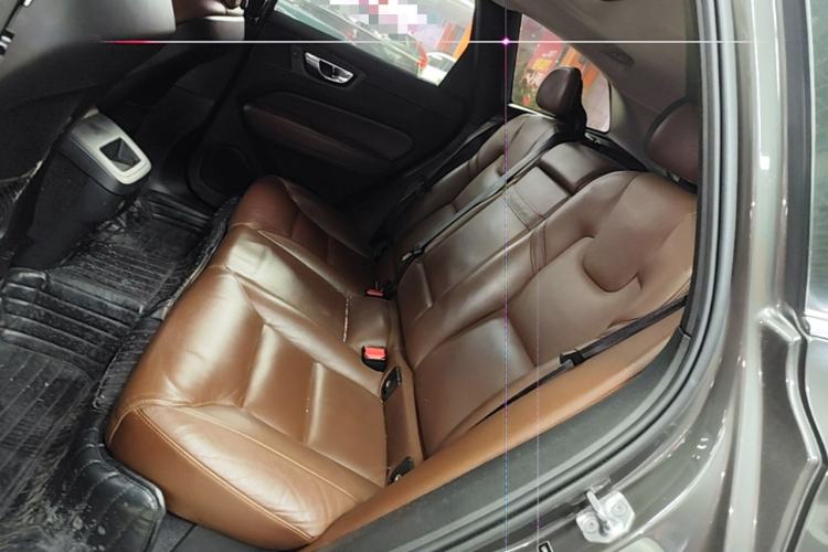 Used Volvo XC60 2019 T5 4x4 Smart Edition China VI Standard Left Rear Seat