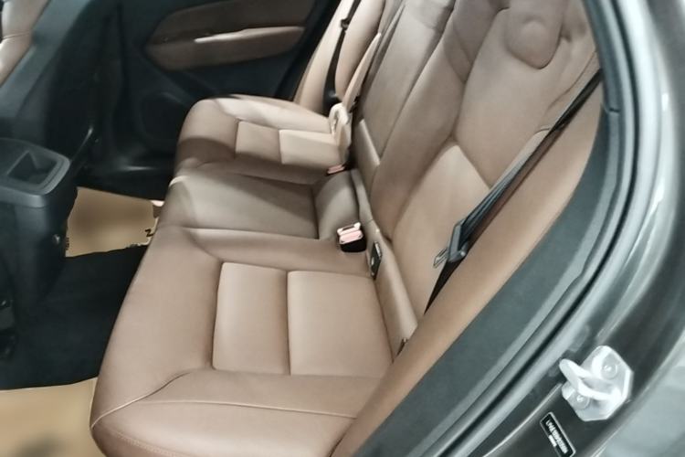 Used Volvo XC60 2019 T5 4x4 Zhiyuan Edition China VI Standard Left Rear Seat