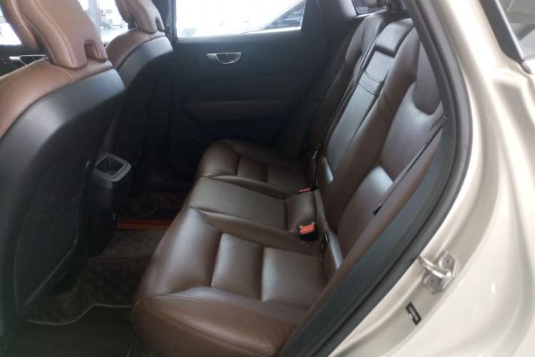 Used Volvo XC60 2019 T5 4x4 Smart Edition China VI Standard Left Rear Seat