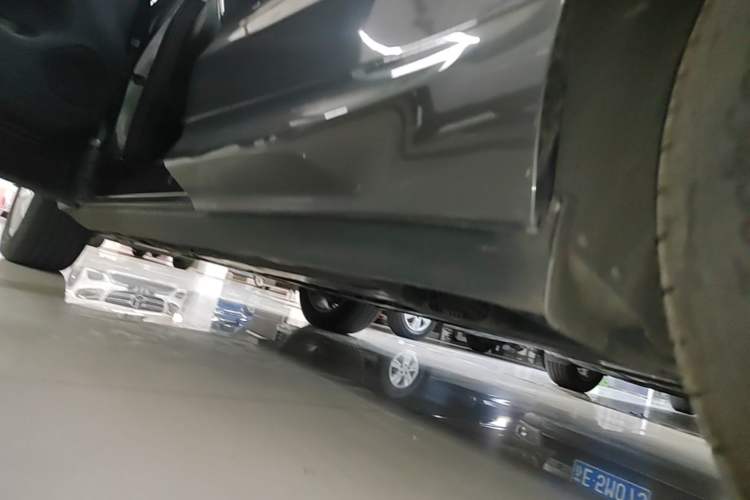 Used Volvo XC60 2019 T5 4x4 Smart Edition China VI Standard Left Side Sill