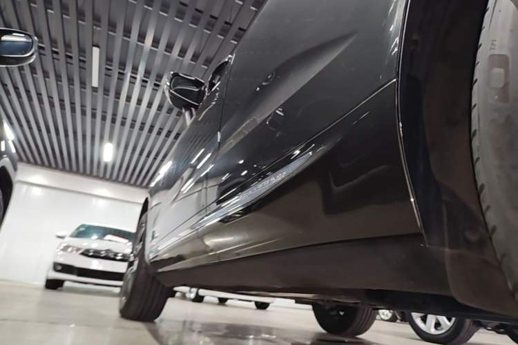 Used Volvo XC60 2019 T5 4x4 Zhiya Luxury Edition China VI Standard Left Side Sill