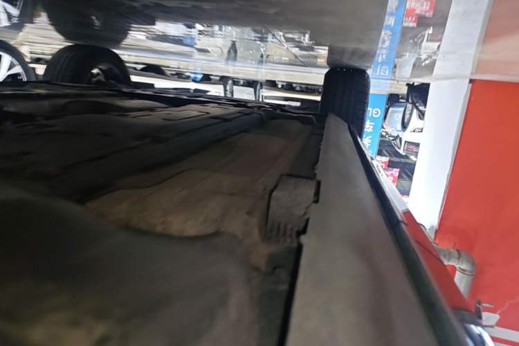 Used Volvo XC60 2019 T5 4x4 Smart Edition China V Standard Left Side Sill