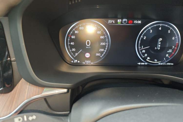 Used Volvo XC60 2019 T5 4x4 Zhiya Luxury Edition China V Standard Odometer Close Up