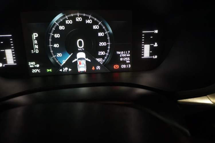 Used Volvo XC60 2019 T5 4x4 Smart Edition China V Standard Odometer Close Up