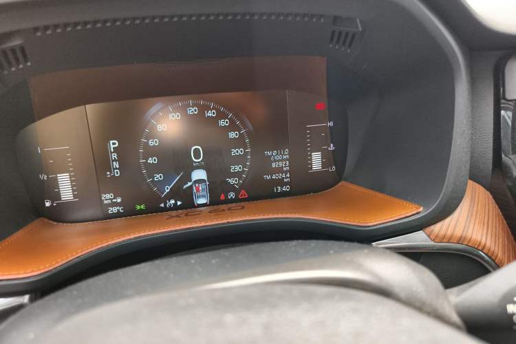 Used Volvo XC60 2019 T5 4x4 Smart Edition China VI Standard Odometer Close Up