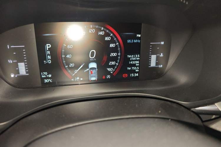 Used Volvo XC60 2019 T4 Zhiyi Edition China VI Odometer Close Up