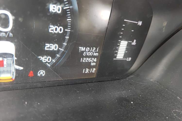 Used Volvo XC60 2019 T5 4x4 Smart Edition China V Standard Odometer Close Up