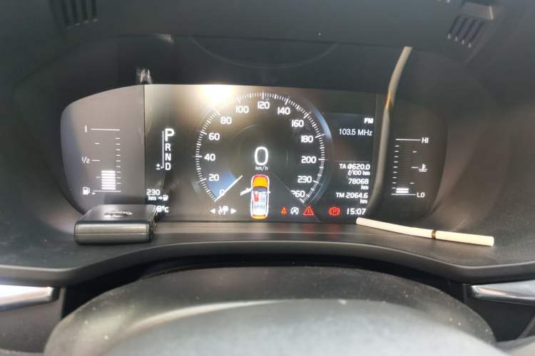 Used Volvo XC60 2019 T5 4x4 Smart Edition China V Standard Odometer Close Up
