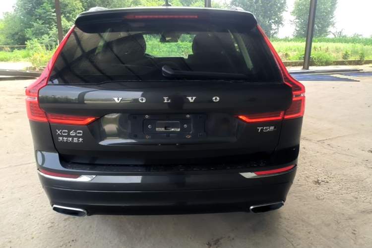 Used Volvo XC60 2019 T5 4x4 Smart Edition China VI Standard Rear