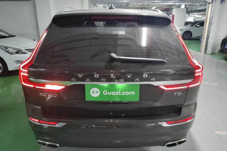 Used Volvo XC60 2019 T5 4x4 Smart Edition China VI Standard Rear