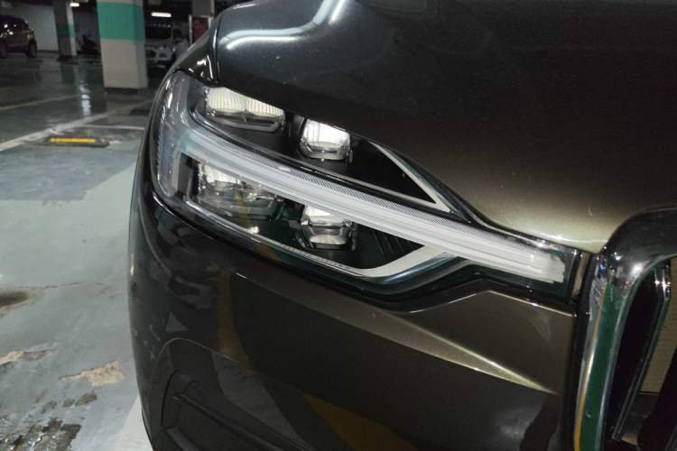 Used Volvo XC60 2019 T5 4x4 Smart Edition China VI Standard Right Front Headlight