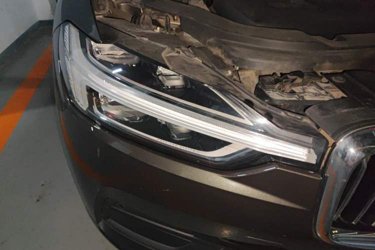 Used Volvo XC60 2019 T5 4x4 Smart Edition China V Standard Right Front Headlight