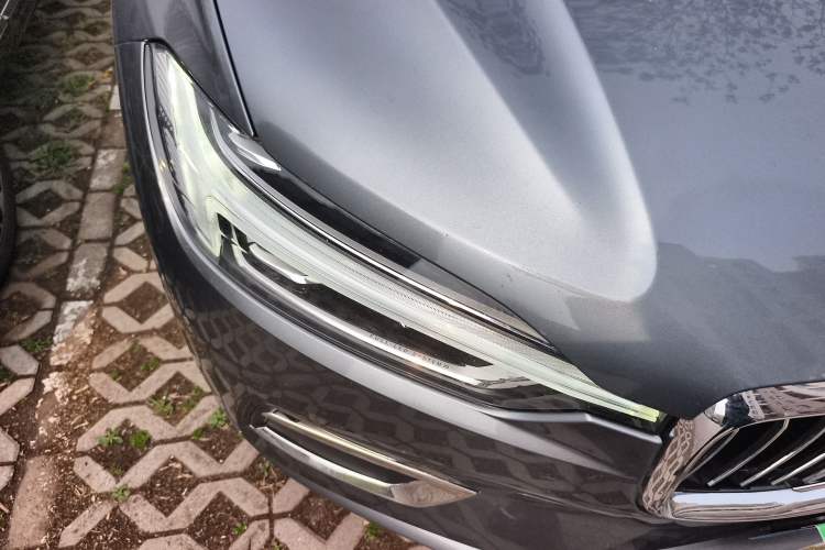 Used Volvo XC60 2019 T5 4x4 Smart Edition China VI Standard Right Front Headlight