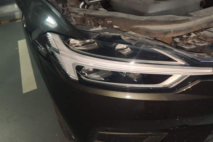 Used Volvo XC60 2019 T4 Zhiyi Edition China VI Right Front Headlight