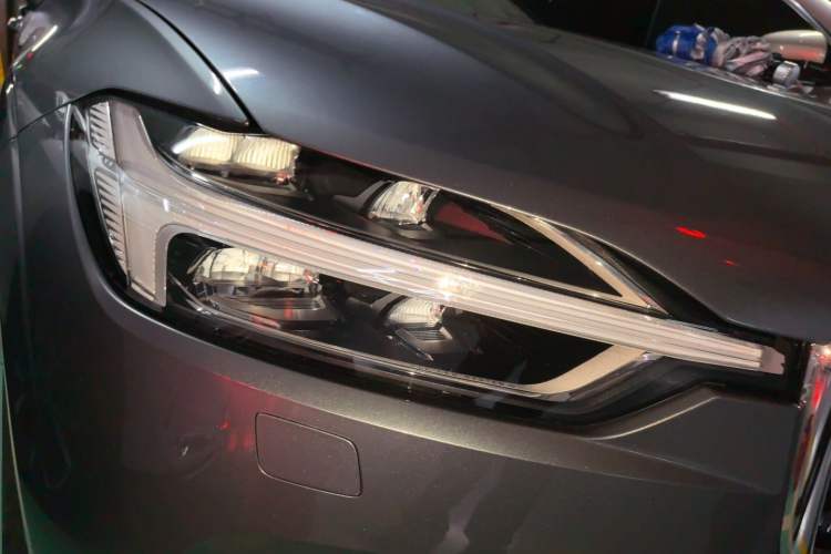 Used Volvo XC60 2019 T5 4x4 Zhiya Luxury Edition China V Standard Right Front Headlight