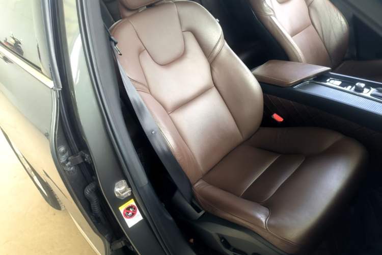 Used Volvo XC60 2019 T5 4x4 Smart Edition China VI Standard Right Front Seat