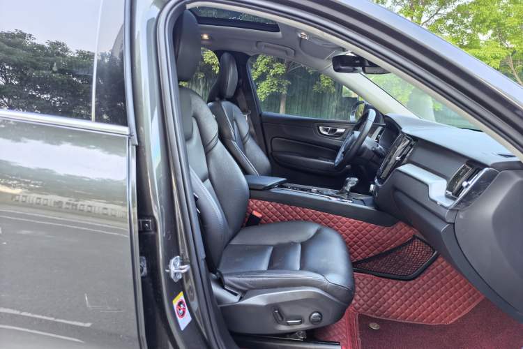 Used Volvo XC60 2019 T5 4x4 Smart Edition China VI Standard Right Front Seat