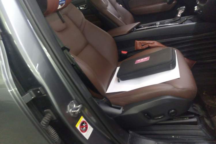 Used Volvo XC60 2019 T5 4x4 Zhiyuan Edition China VI Standard Right Front Seat