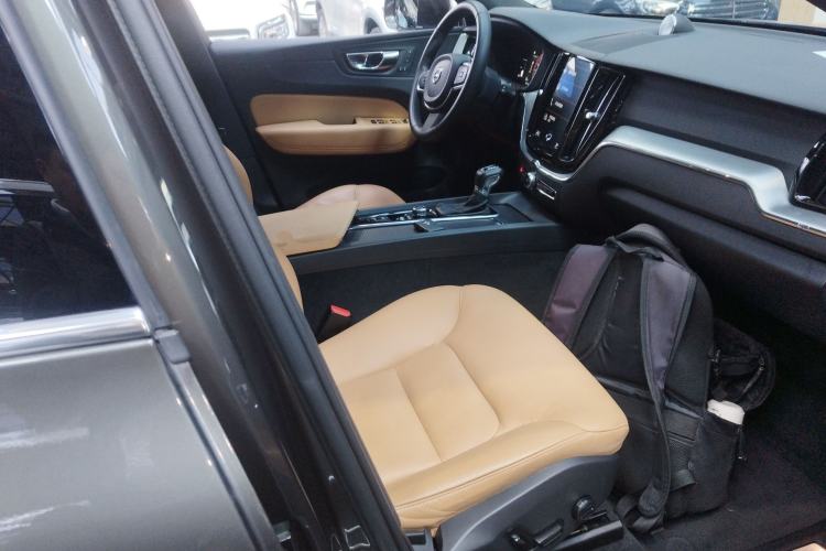 Used Volvo XC60 2019 T5 4x4 Smart Edition China VI Standard Right Front Seat