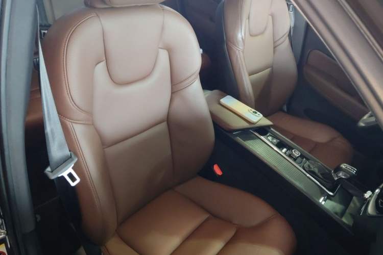 Used Volvo XC60 2019 T5 4x4 Smart Edition China VI Standard Right Front Seat