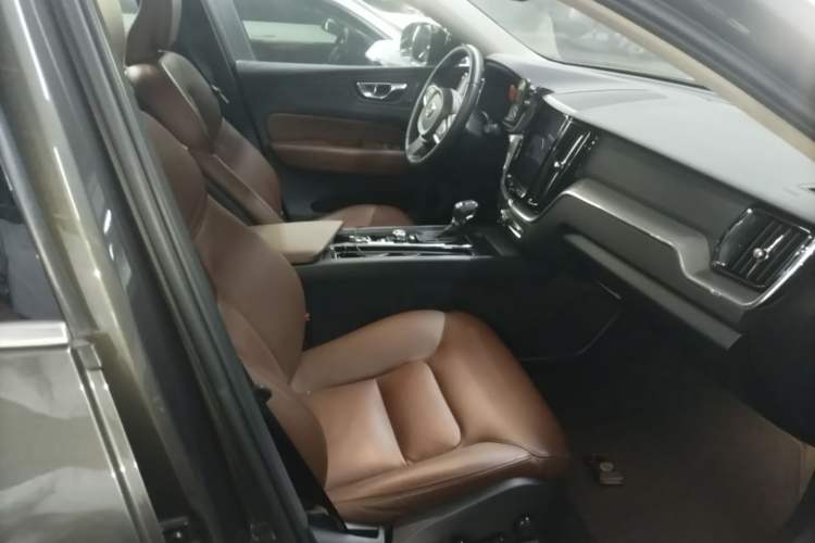 Used Volvo XC60 2019 T5 4x4 Smart Edition China VI Standard Right Front Seat