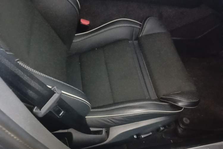 Used Volvo XC60 2019 T5 4x4 Zhiyuan Sport Edition China V Standard Right Front Seat