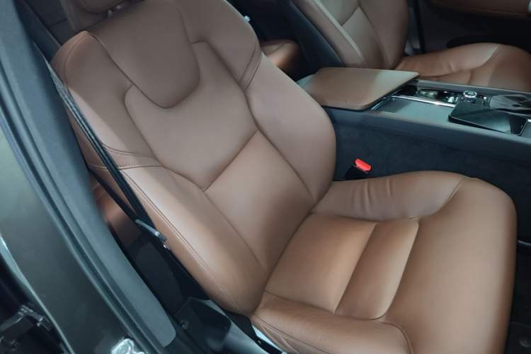 Used Volvo XC60 2019 T5 4x4 Zhiyuan Edition China VI Standard Right Front Seat