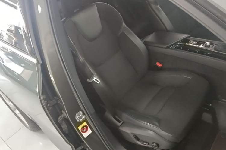 Used Volvo XC60 2019 T4 Zhiyi Edition China VI Right Front Seat
