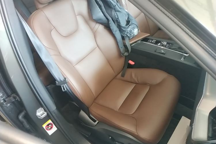 Used Volvo XC60 2019 T5 4x4 Zhiyuan Edition China VI Standard Right Front Seat
