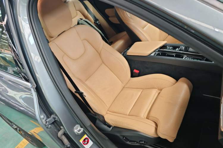 Used Volvo XC60 2019 T5 4x4 Zhiya Luxury Edition China VI Standard Right Front Seat