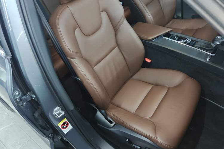 Used Volvo XC60 2019 T5 4x4 Smart Edition China V Standard Right Front Seat