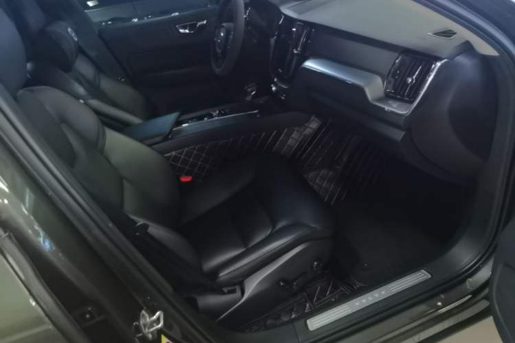 Used Volvo XC60 2019 T5 4x4 Smart Edition China V Standard Right Front Seat