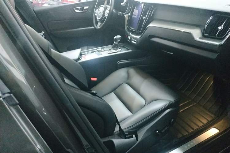 Used Volvo XC60 2019 T5 4x4 Zhiyuan Edition China VI Standard Right Front Seat