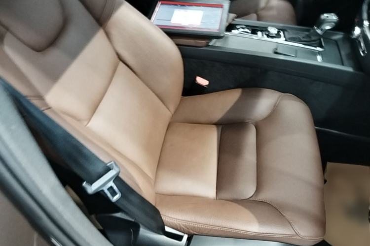 Used Volvo XC60 2019 T5 4x4 Zhiyuan Edition China VI Standard Right Front Seat