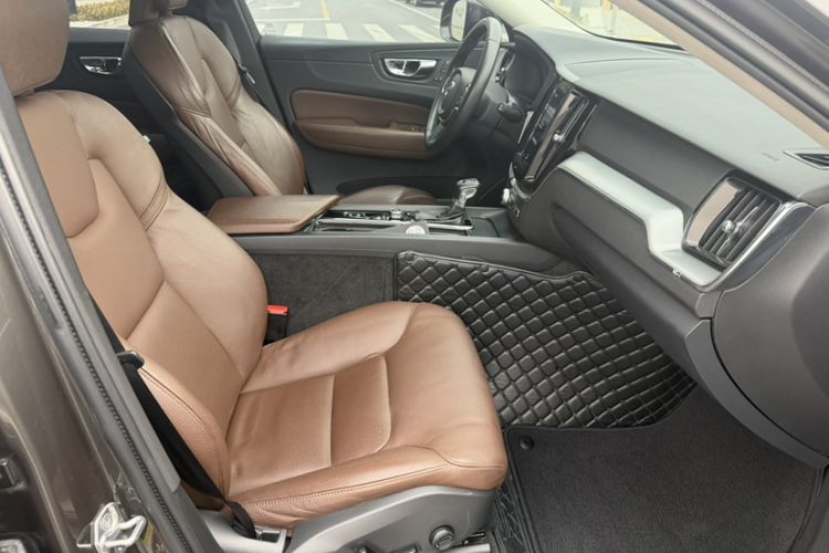 Used Volvo XC60 2019 T5 4x4 Smart Edition China V Standard Right Front Seat