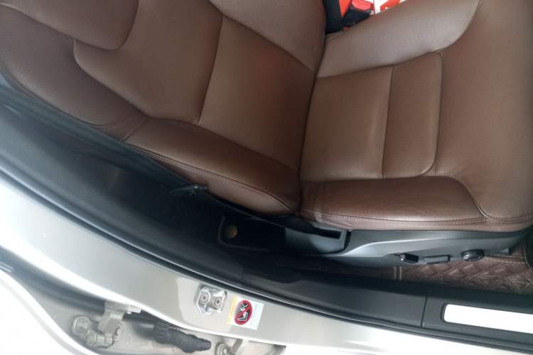 Used Volvo XC60 2019 T5 4x4 Smart Edition China VI Standard Right Front Seat