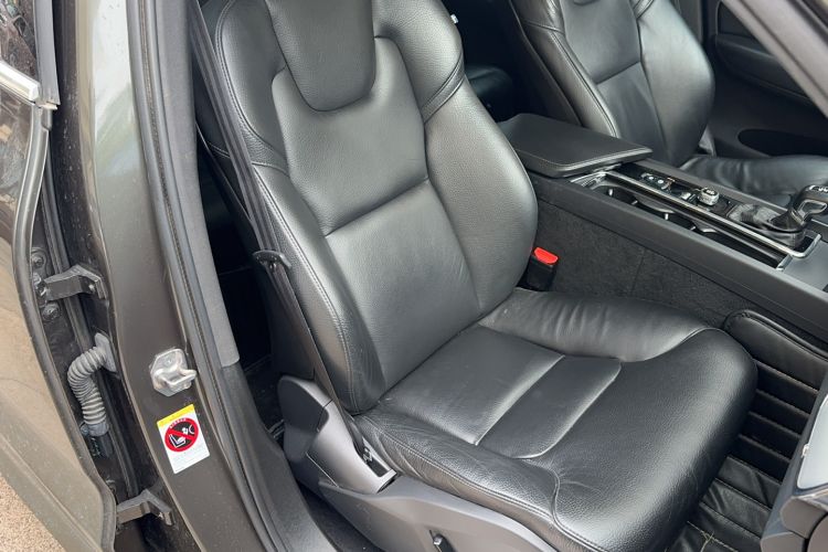 Used Volvo XC60 2019 T5 4x4 Smart Edition China V Standard Right Front Seat