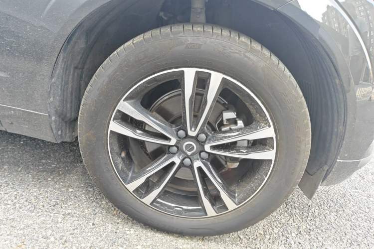 Used Volvo XC60 2019 T5 4x4 Zhiyuan Edition China VI Standard Right Front Wheel Hub
