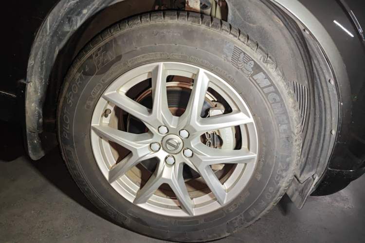 Used Volvo XC60 2019 T5 4x4 Smart Edition China V Standard Right Front Wheel Hub