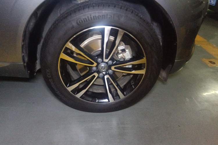 Used Volvo XC60 2019 T5 4x4 Smart Edition China V Standard Right Front Wheel Hub