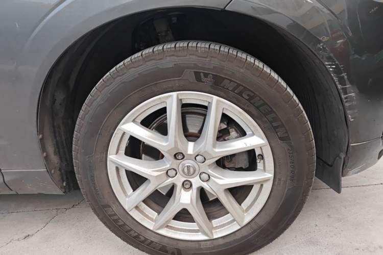 Used Volvo XC60 2019 T5 4x4 Smart Edition China VI Standard Right Front Wheel Hub